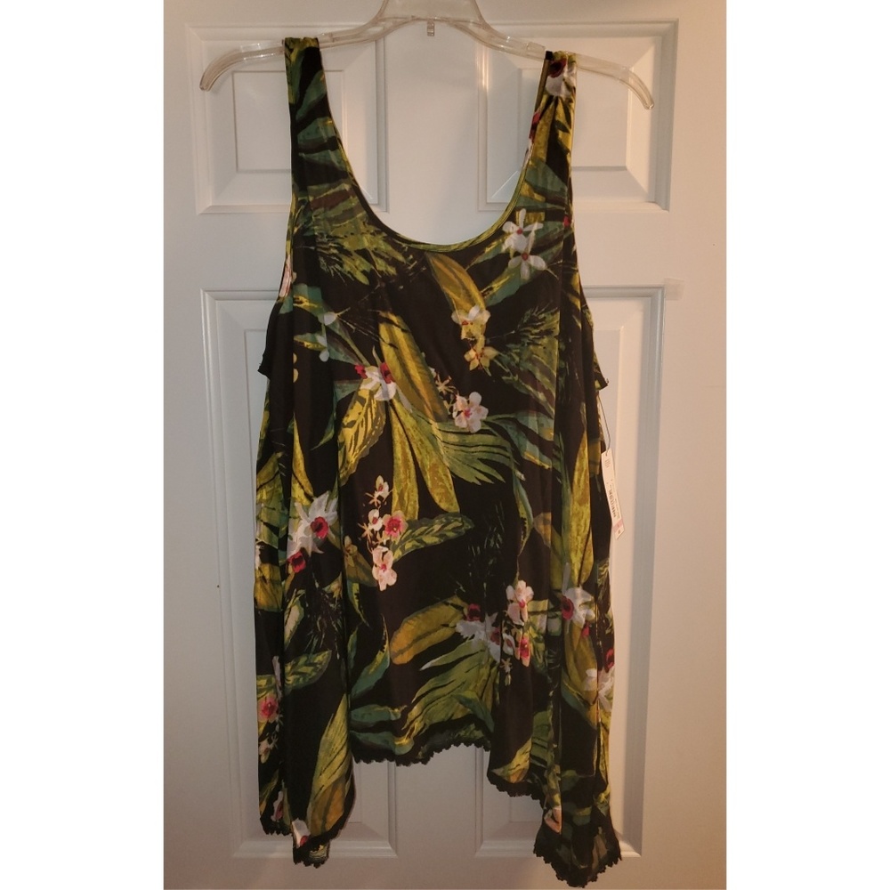 Flowy floral tank